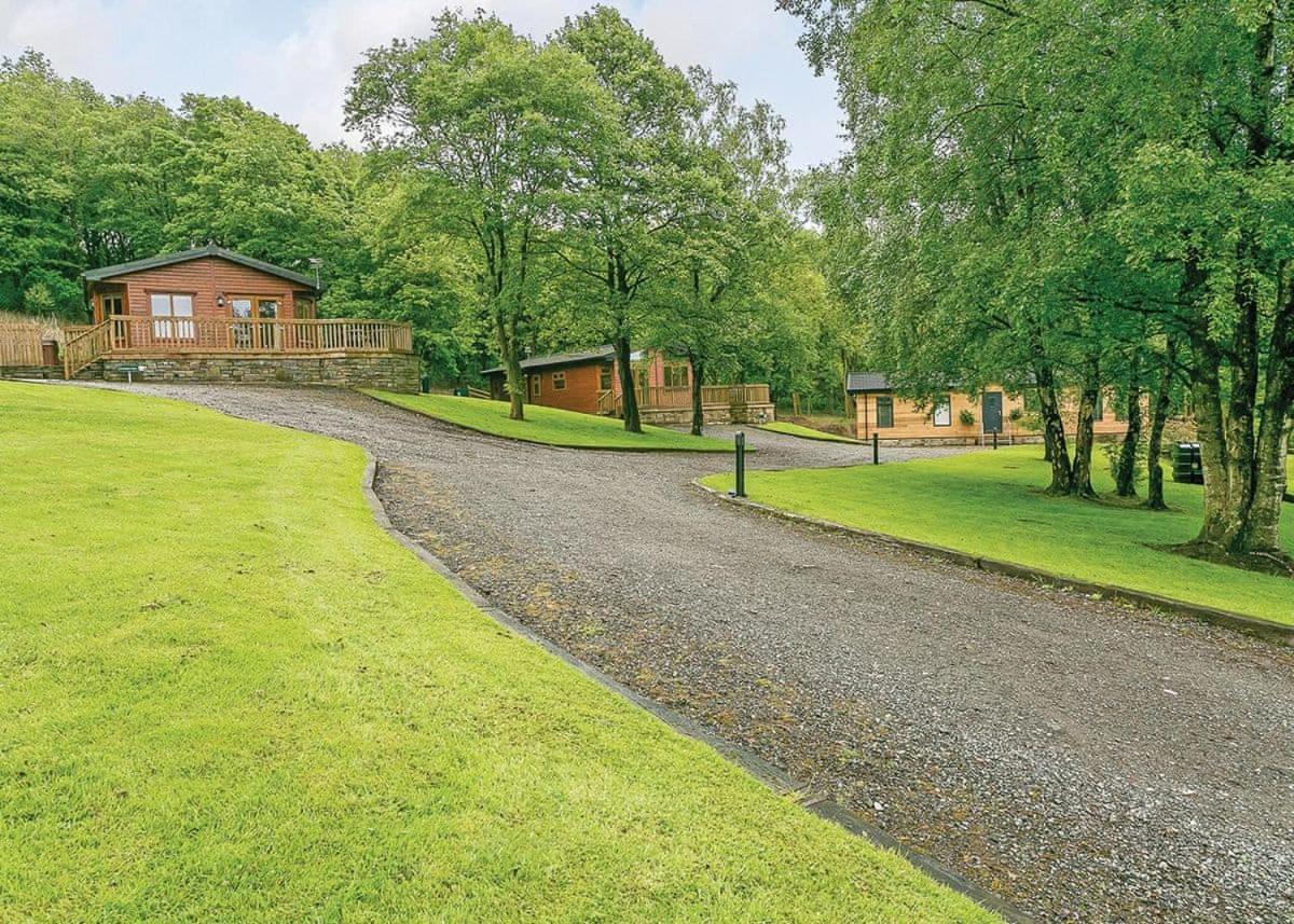 Charlesworth Lodges Glossop Extérieur photo